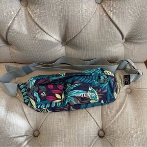 WATERFLY Lightweight Water Resistant Fanny Pack 1L Green